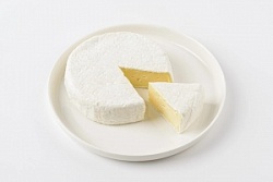 Сыр KoandCo 125г Камамбер из коровьего молока с белой плесенью сливочный 50% (6)