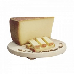 Сыр Маргот Фромаж (вес) Деревенский Горный 49% Швейцария