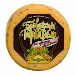 Сыр Беловежский (вес) Беловежский трюфель с пажитником и ароматом грец ореха 45%