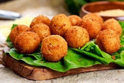 Картофельные крокеты с ветчиной, сыром и зеленью вес.