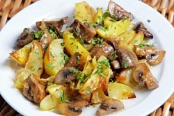 Картофель жаренный с грибами и луком вес.