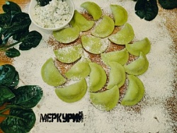 Вареники со шпинатом, сыром и зеленью, отварные, вес.